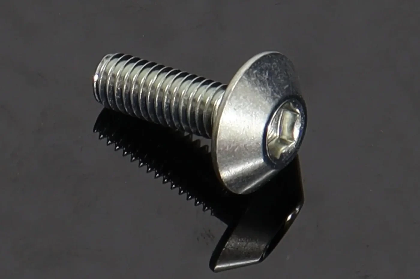 Screw, pan 6x18