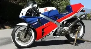 Customer Bikes of the Month - 2018 6 08 2018 Glenns VFR400R NC30