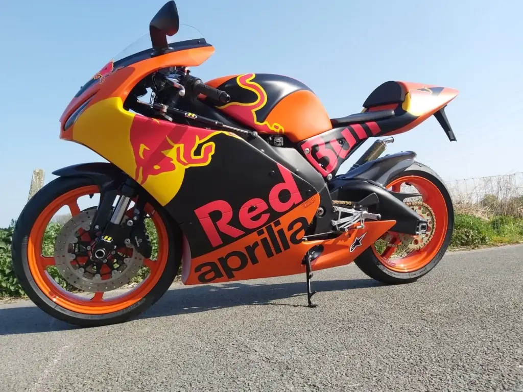 1 Jonatan Naert Aprilia RS250 Red Bull