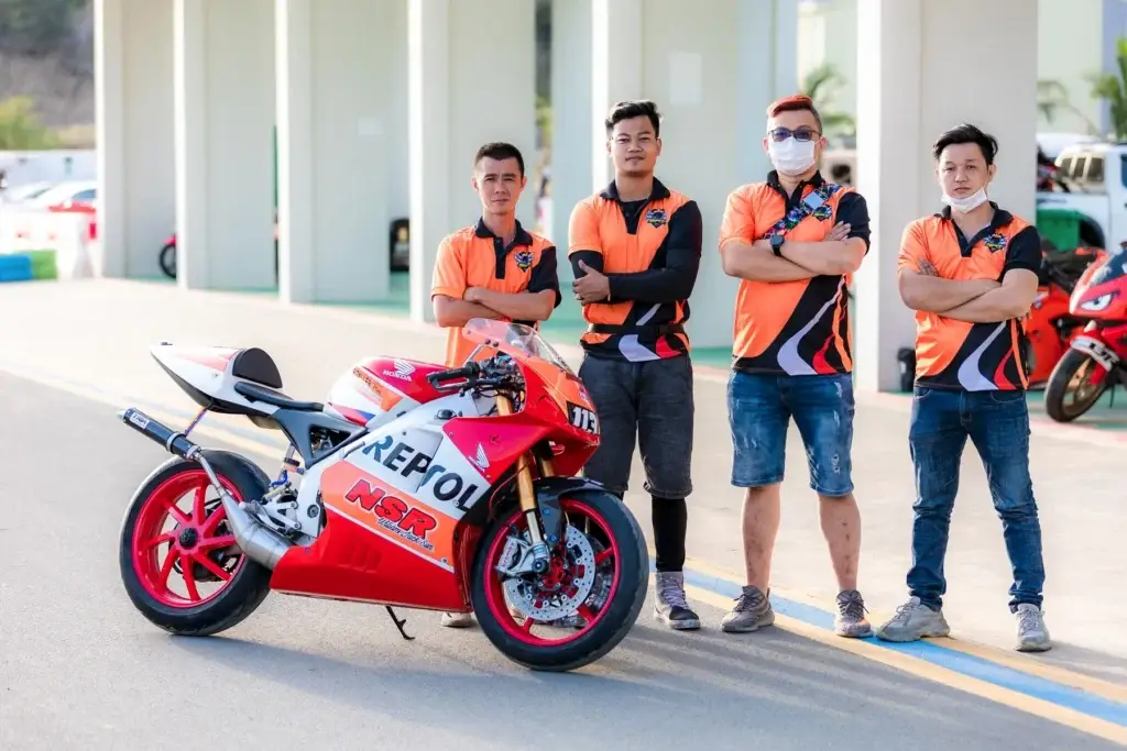 1 Wiliam Jack Sun NSR250 MC28