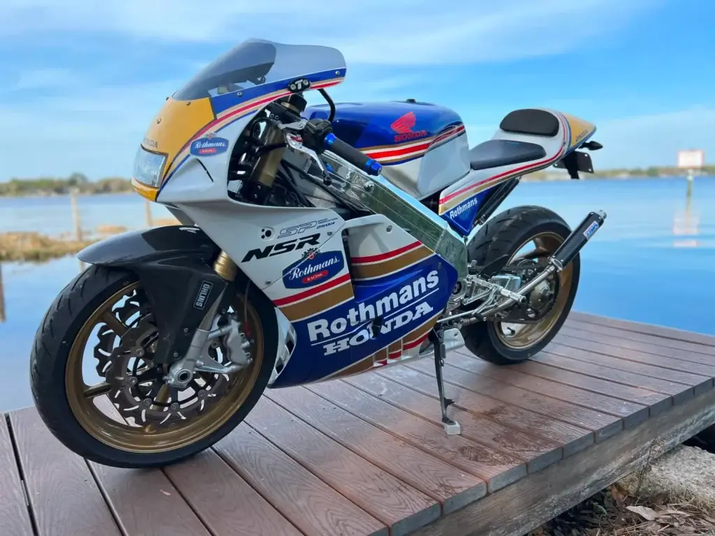 10 Mike Warren Honda NSR250 Rothmans