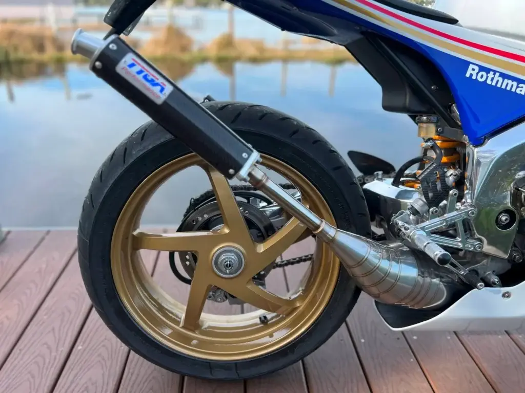 11 Mike Warren Honda NSR250 Rothmans