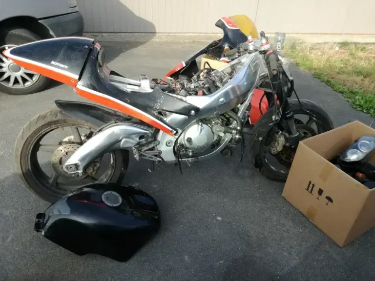 2 Jonatan Naert Aprilia RS250 Red Bull