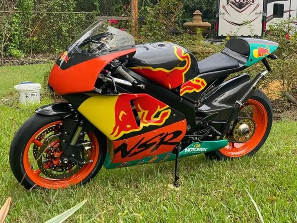 2 MIKE WARREN Honda NSR250 MC28 Red Bull