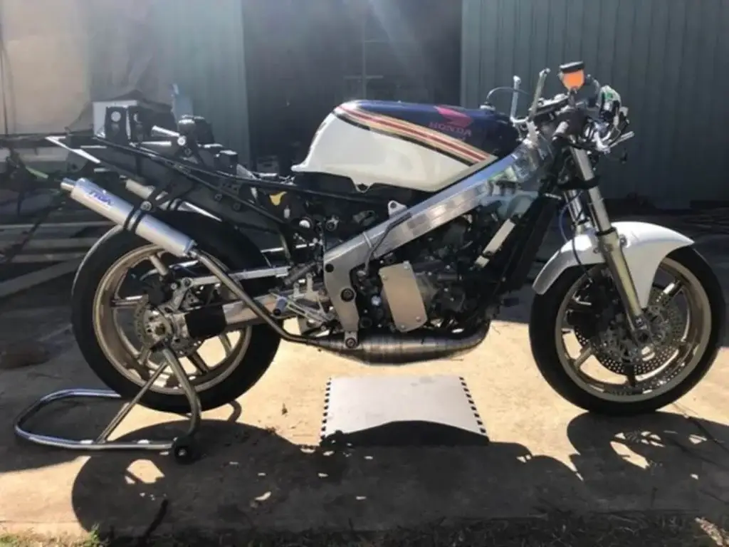3 Dean Honda NSR250 MC18