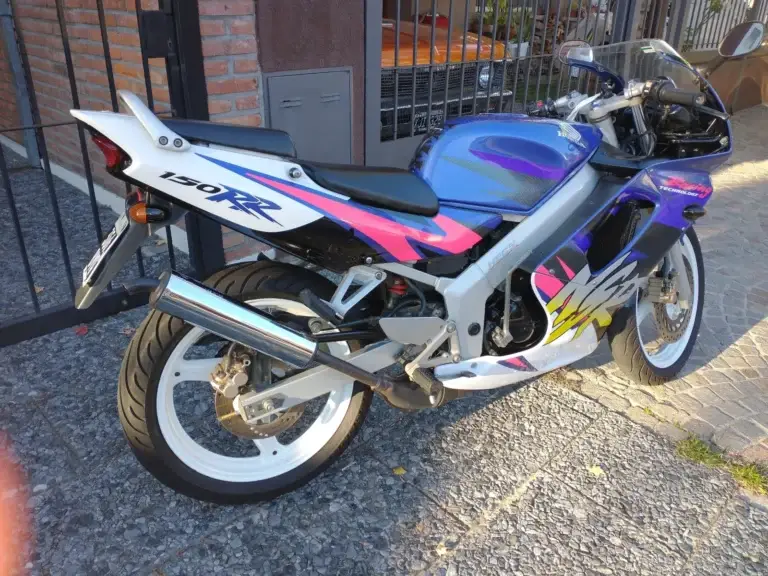 4 Nicolas NSR150RR