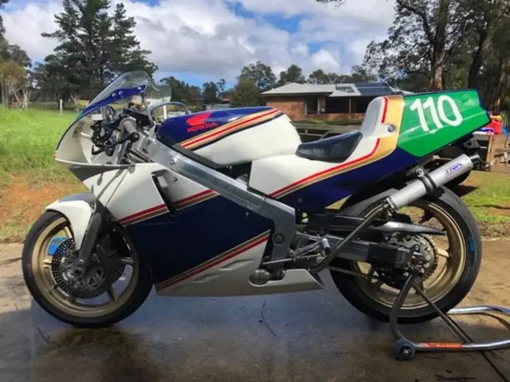 5 Dean Honda NSR250 MC18