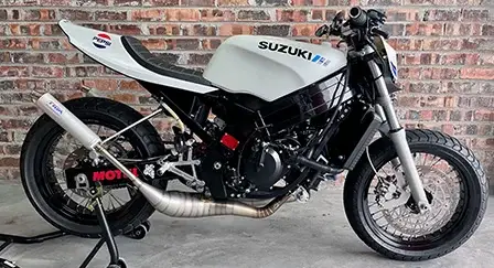 TYGA RYDAS Suzuki RGV250 3 Darryl Carr RGV250 Wolf