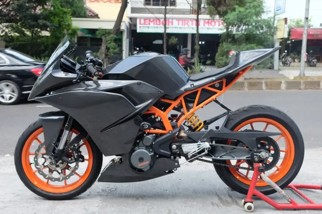 1 09 2019 Prasetyo Carbon KTM RC