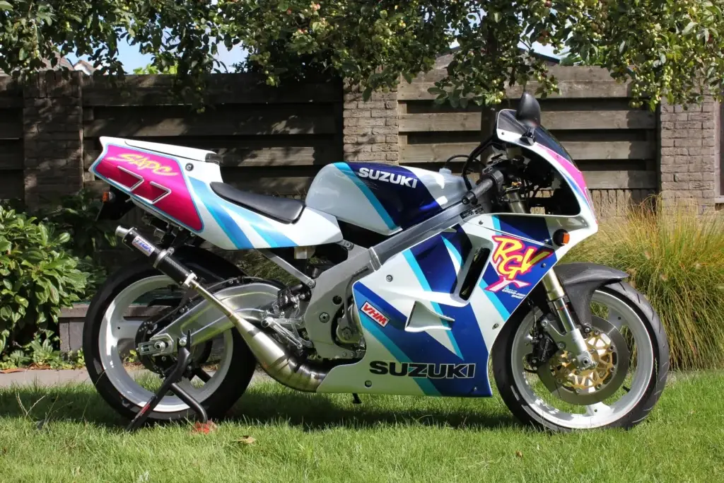 1 Denny Lam Suzuki RGV250 VJ22