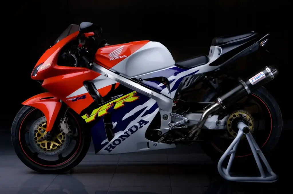 1 HONDA VFR400 NC30 T10 Twin Seat