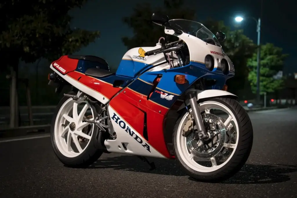 1 Hisanori San VFR400R NC30
