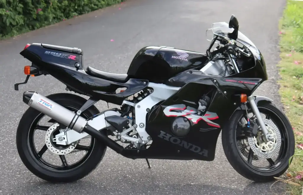 1 Honda CBR250RR MC22