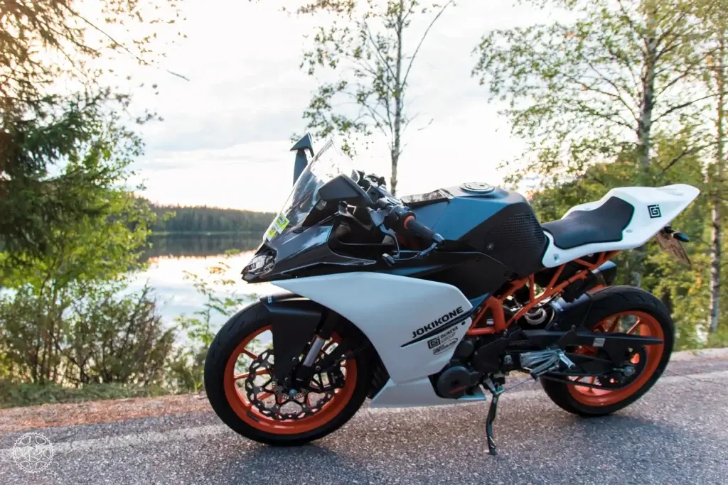 1 INKA NEVALAINEN KTM RC390