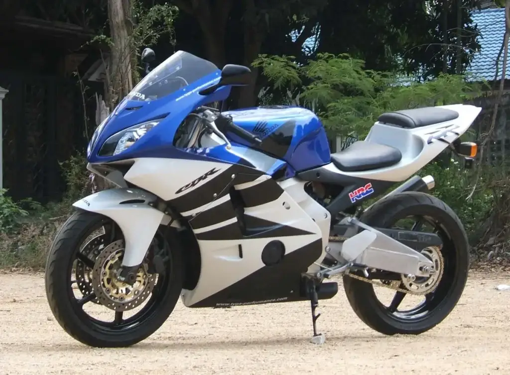 1 RC211V style bodywork for MC22 CBR250RR