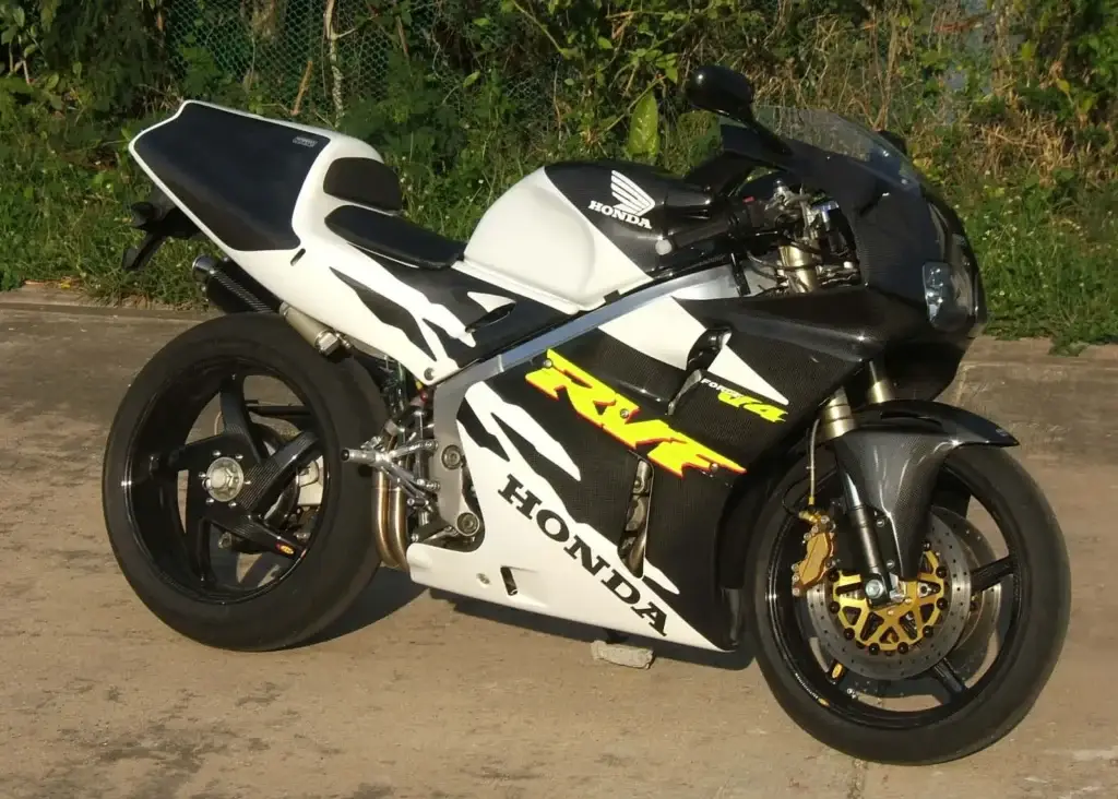 1 RVF400 NC35 Carbon Special part 2