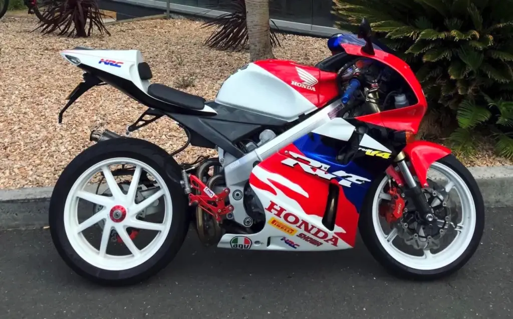 1 Steve P Popely Honda RVF400 NC35