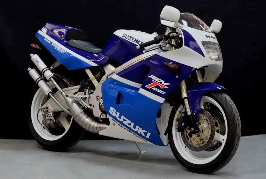 1 Suzuki RGV250 VJ21 23