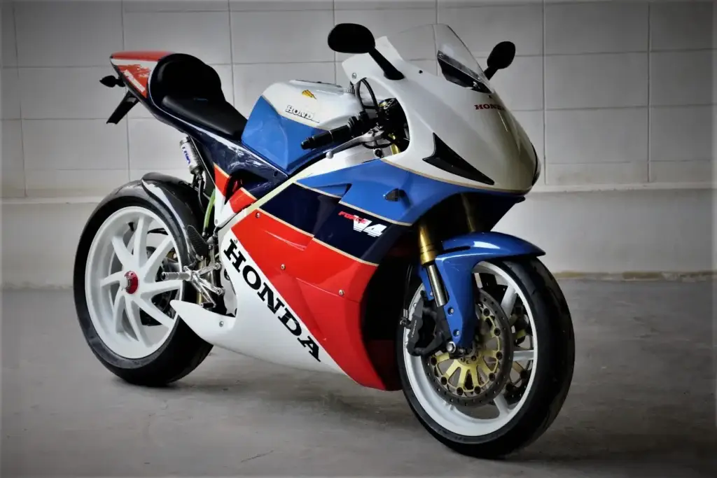1 TYGA Force V4 HONDA VFR400R NC30 with GPT Bodywork