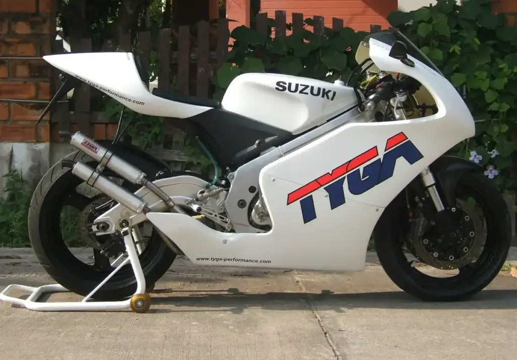 1 VJ22 RGV250 GP Bodywork