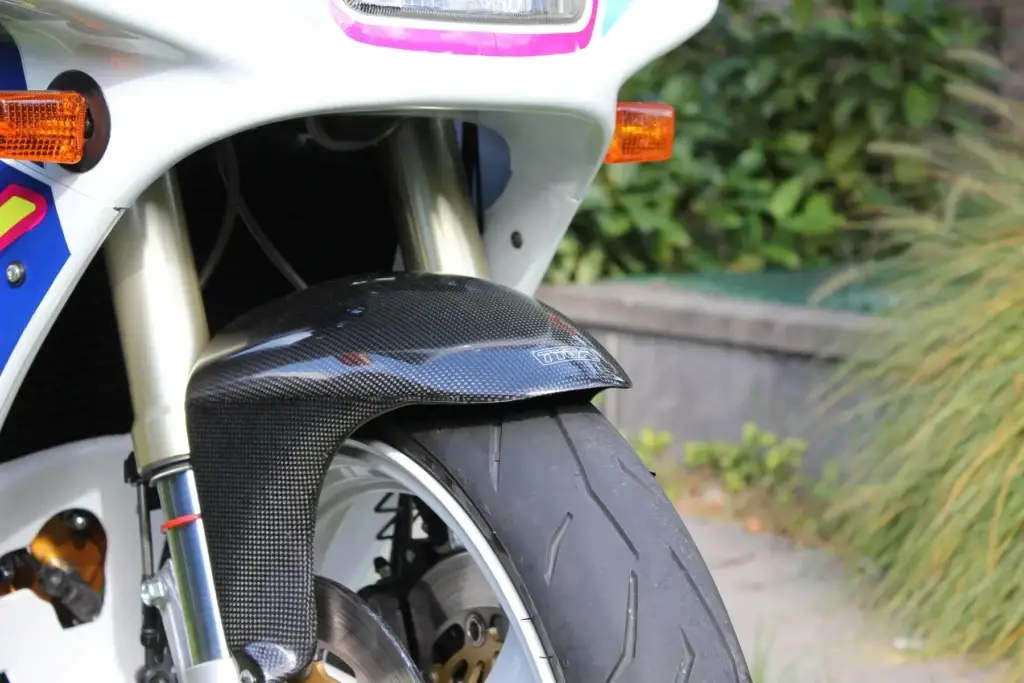14 Denny Lam Suzuki RGV250 VJ22