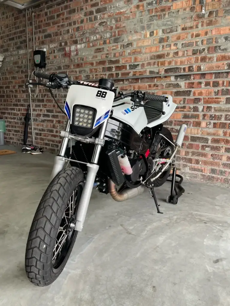 2 Darryl Carr RGV250 Wolf e1767357376153