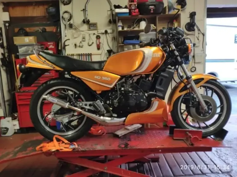 2 Rodney Yamaha RD350LC 4LO