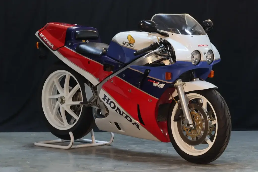 26 TYGA RC36 2 RC30 Style Bodywork