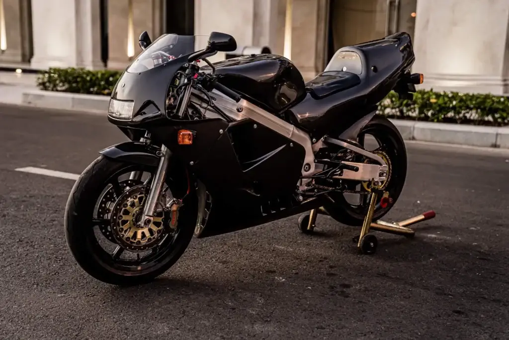 4 12 2019 Kiet Vo Carbon MC21