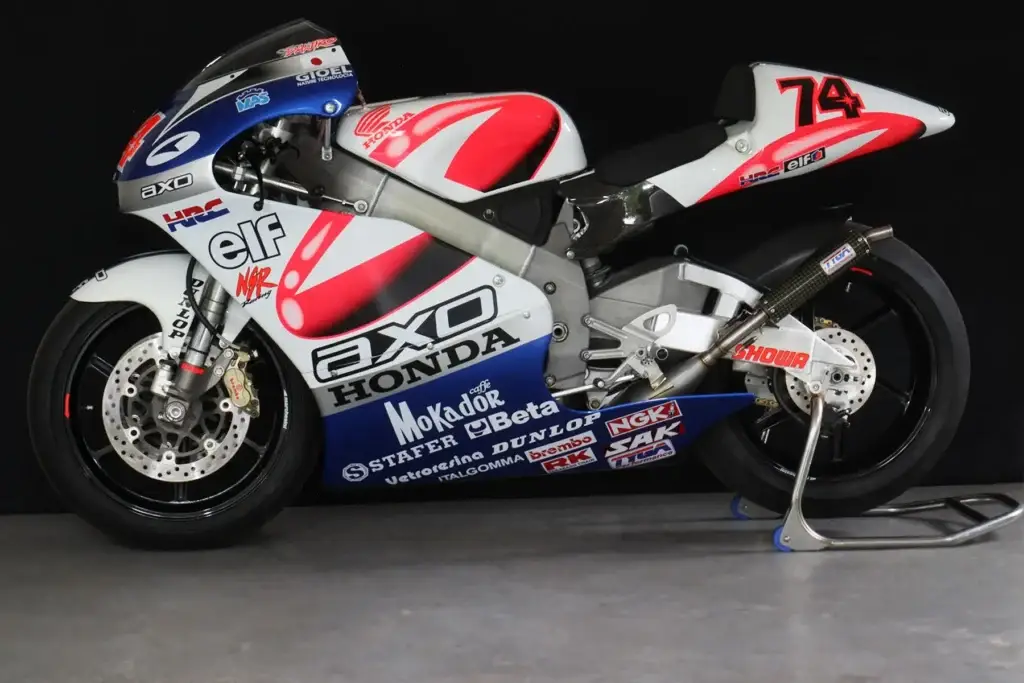 4 Honda RS250 NXA AXO Kato