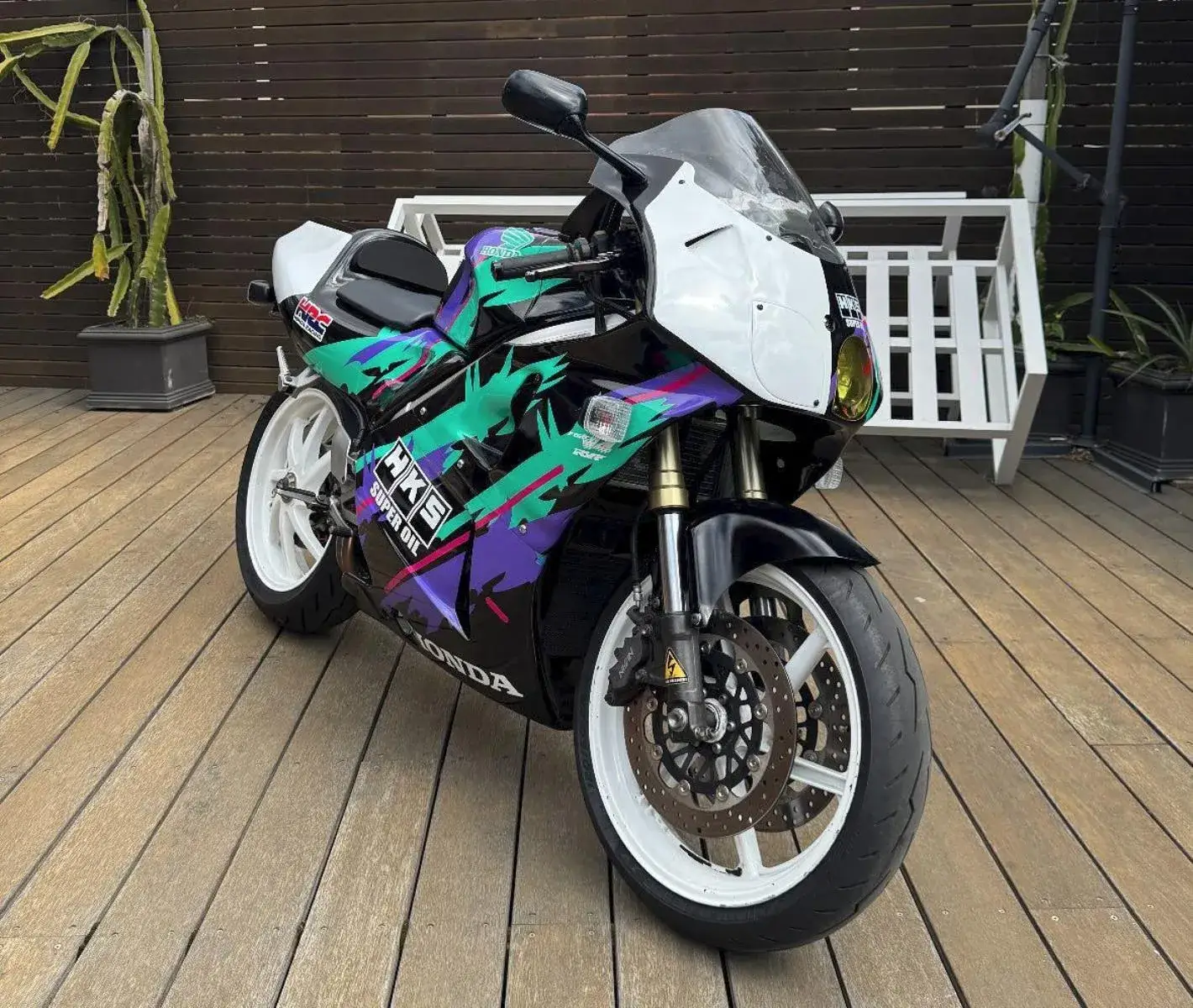 John's RVF400 NC35 