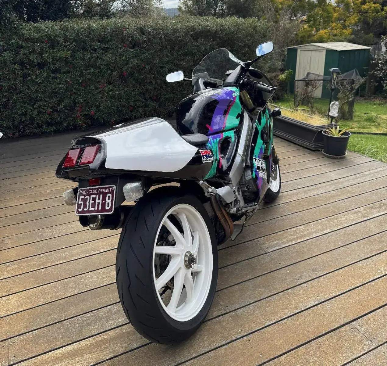 John's RVF400 NC35 