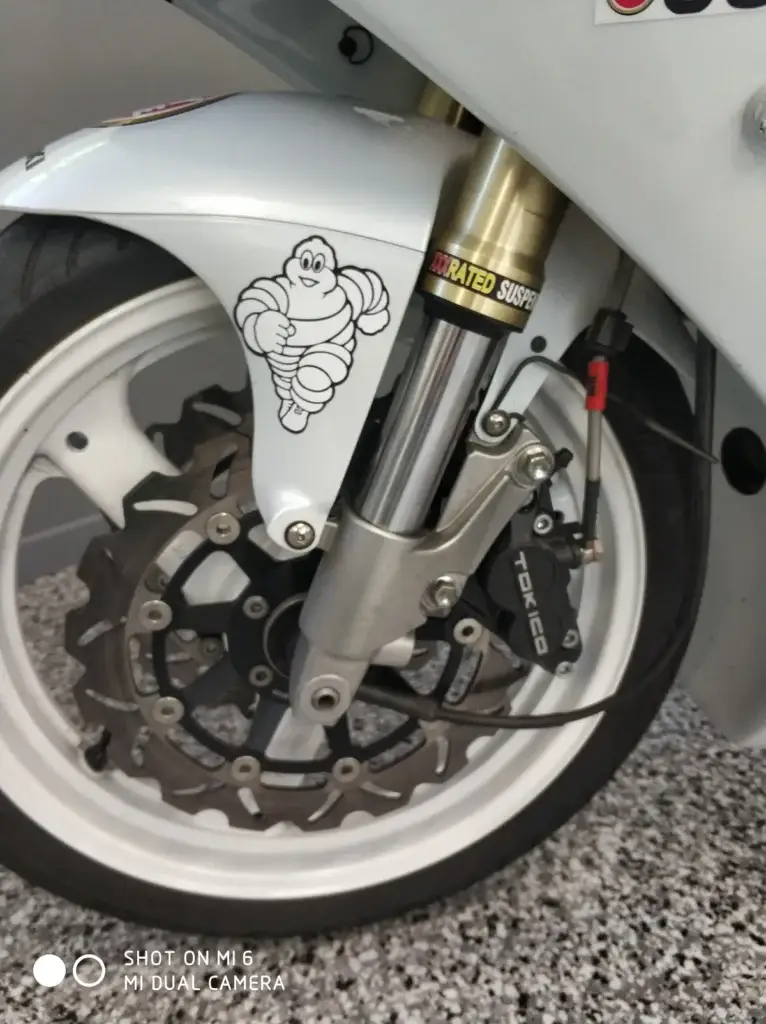 6 07 2019 Craig Berrys RGV250 VJ22