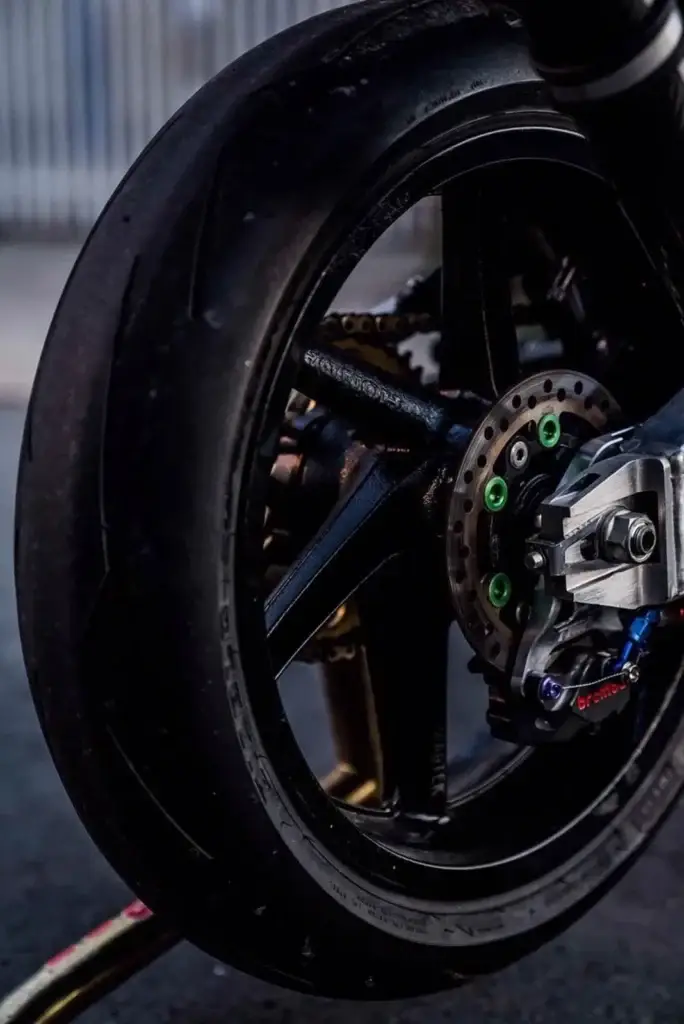 7 12 2019 Kiet Vo Carbon MC21