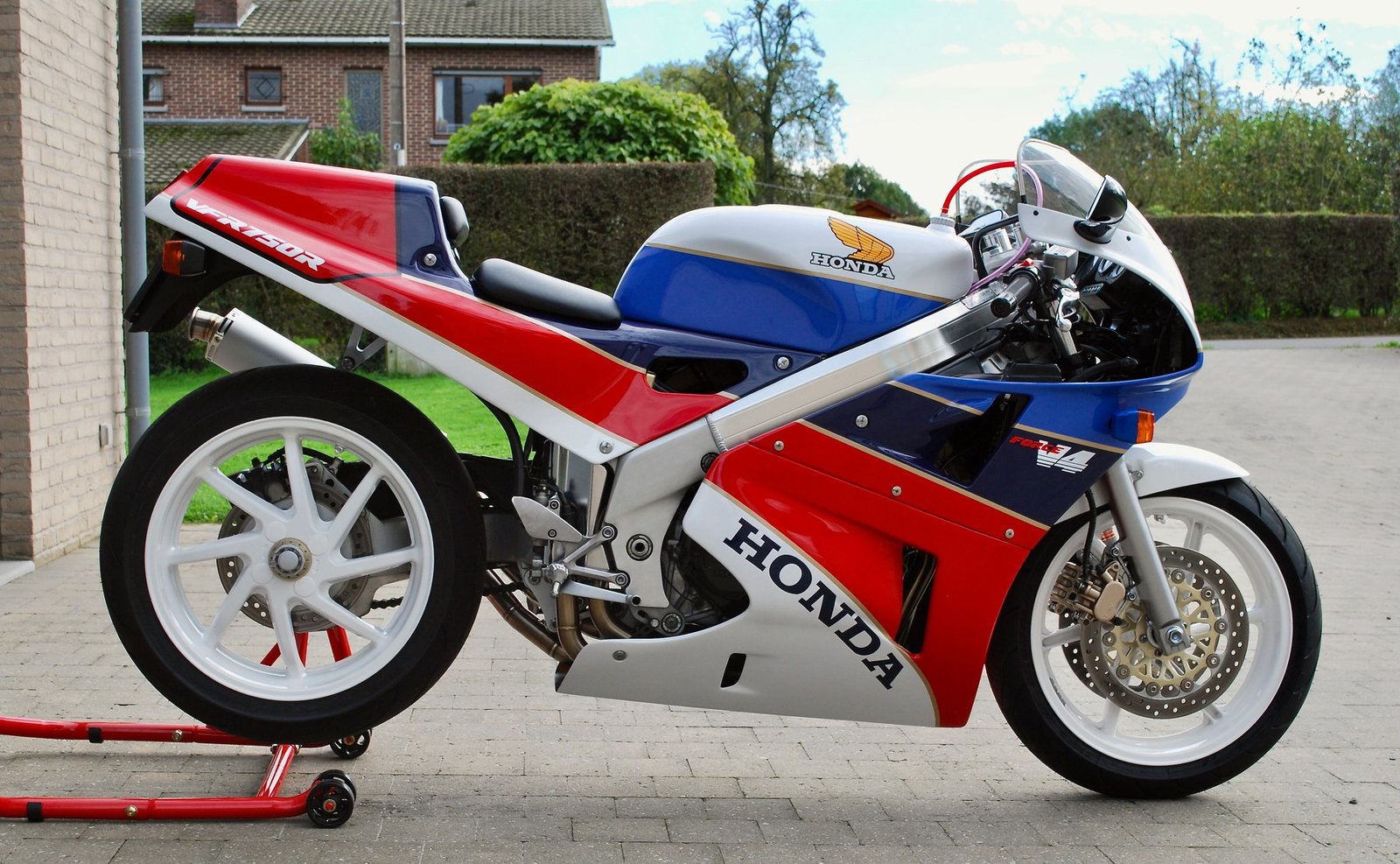 TYGA RYDAS RC30 tribute builds