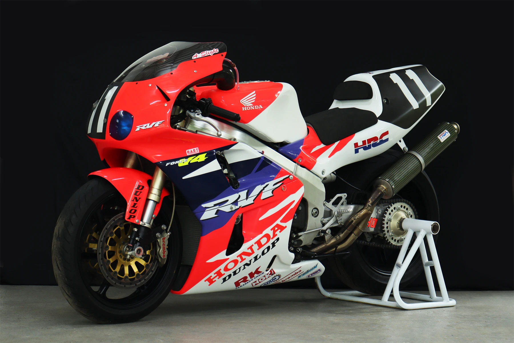 Honda RVF750 RC45 page1