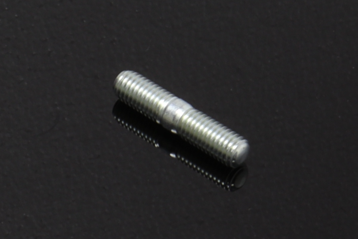 Stud, Exhaust #2 8x22, MC28