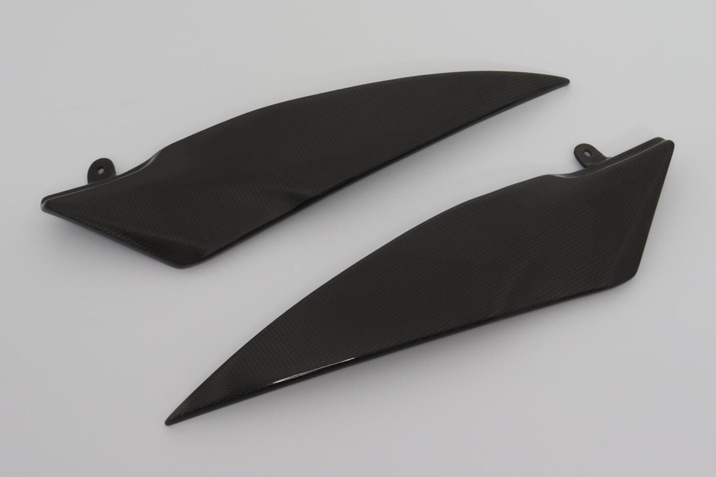 Tank In-Fill Panels Pair, Carbon, 2007-8 Yamaha R1