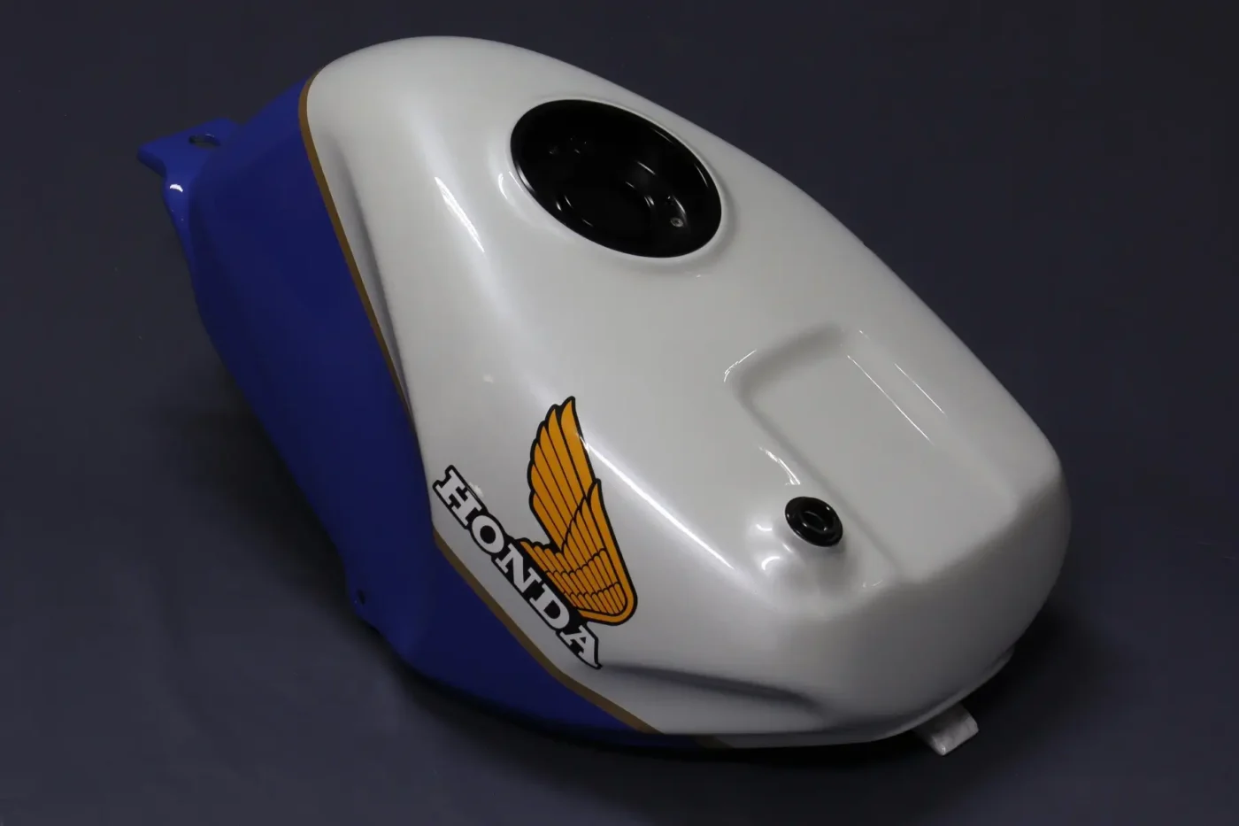 Fuel Tank, GRP, VFR400R NC30, Painted RC30