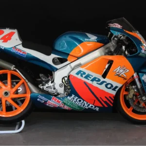 Kit, GRP, Complete bodywork set with Fuel Tank and Front Fender, painted Repsol, MC21, MC28 NSR250V