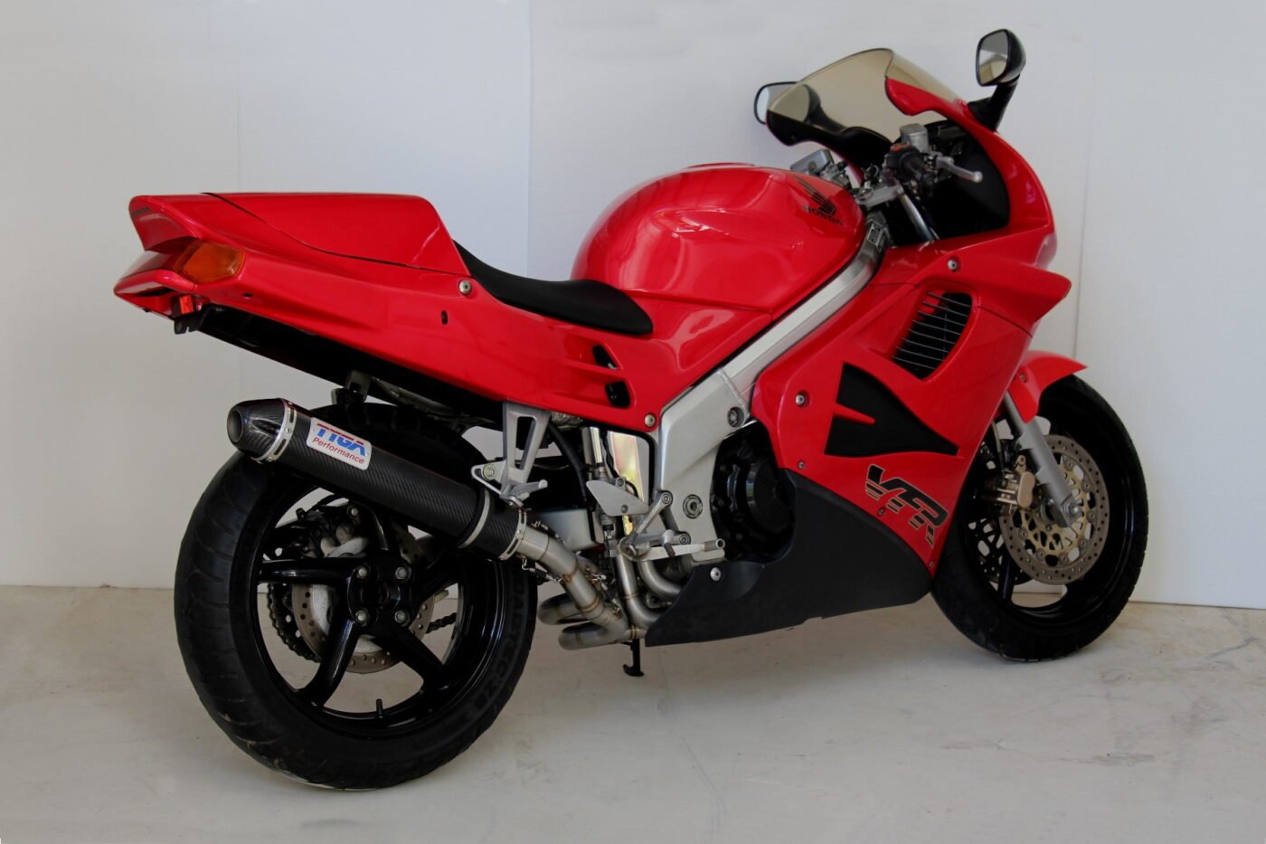 Set, Pipe, R.H Exit, Full Race System, RC36-2, Round Carbon/Carbon End Cap Silencer