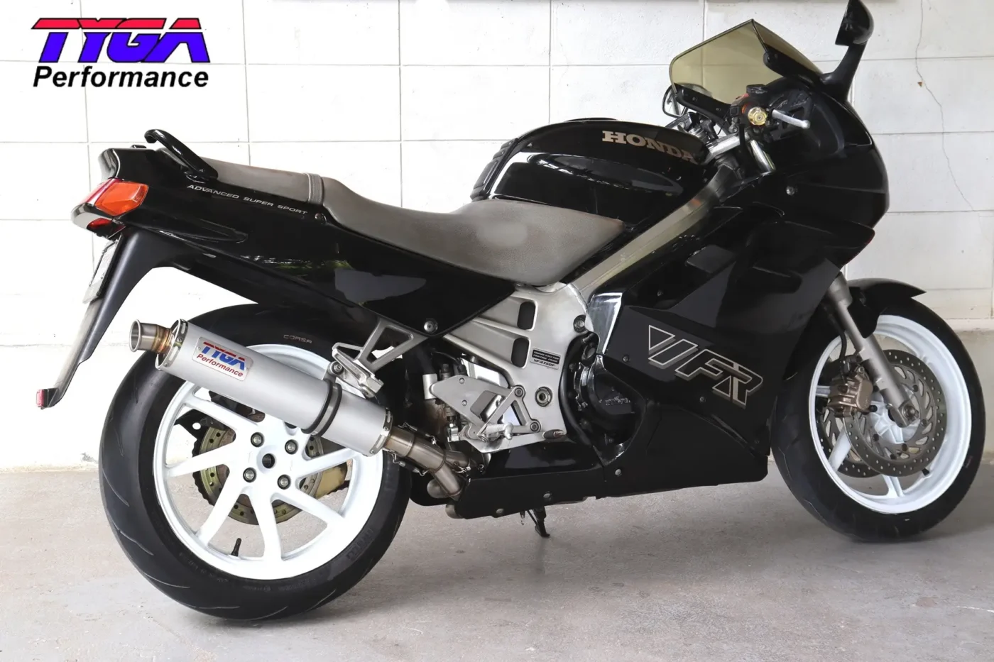 Set, Pipe, R.H Exit, Full Race System, RC36-1, Round Aluminium Silencer
