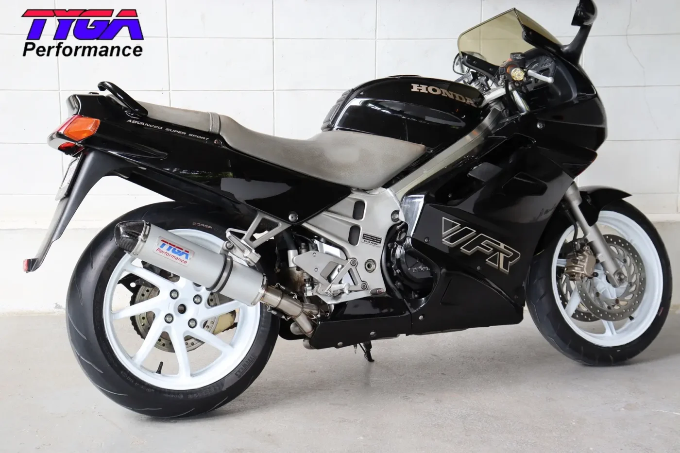 Set, Pipe, R.H Exit, Full Race System, RC36-1, Round Aluminium Silencer/Carbon End Cap