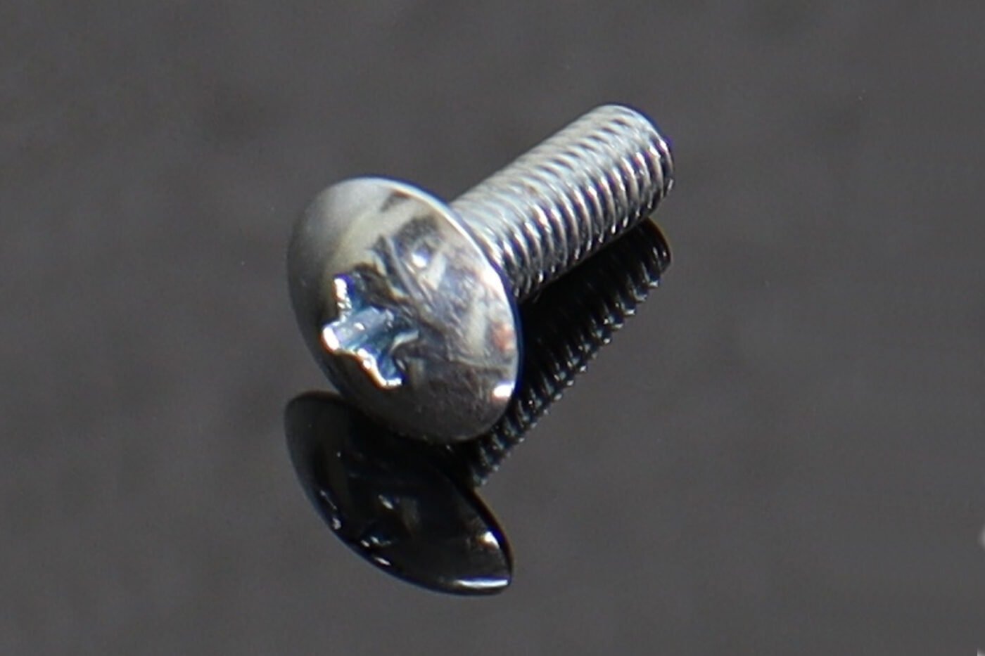 Domehead Bolt M5x15 (10 pieces)