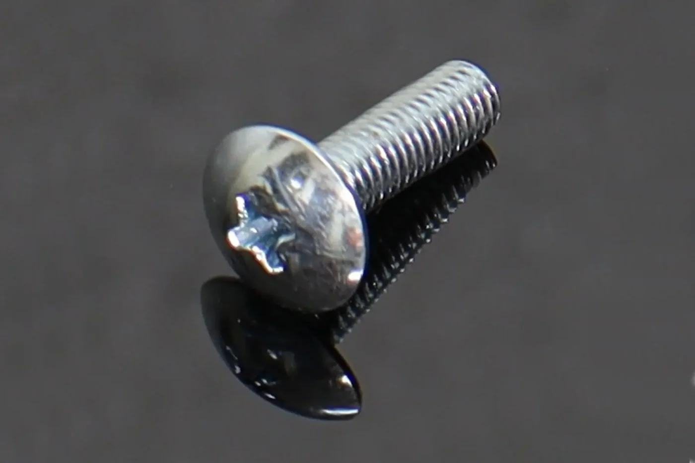 Domehead Bolt M5x20 (10 pieces)