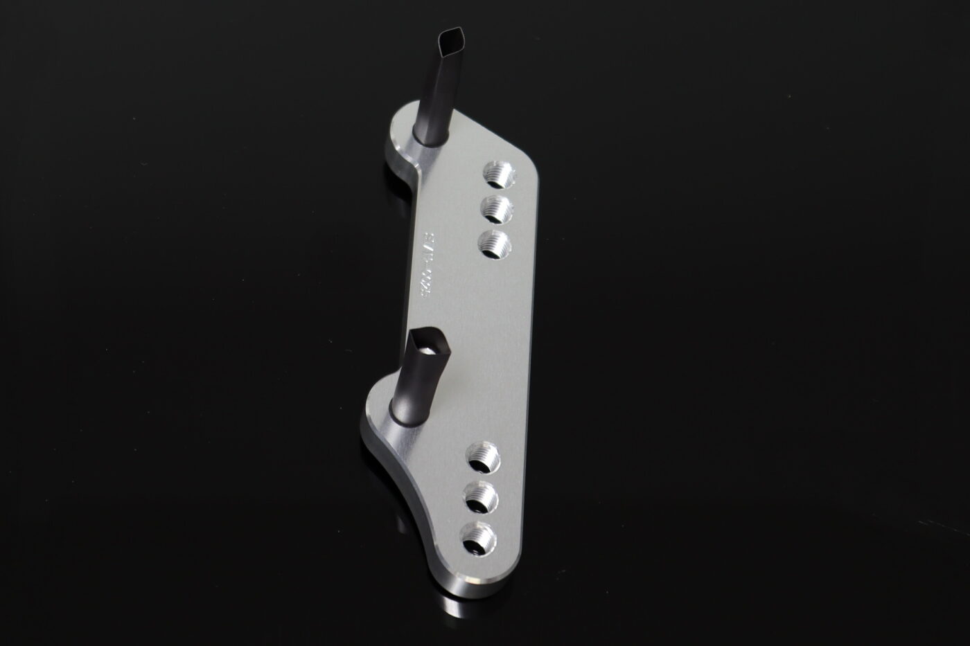 Tyga Step Kit Replacement Left Side Hanger, MC21/28 Riser Assy.