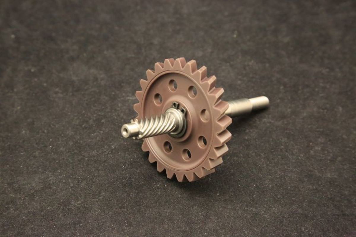 Water Pump Shaft/Gear, MC28