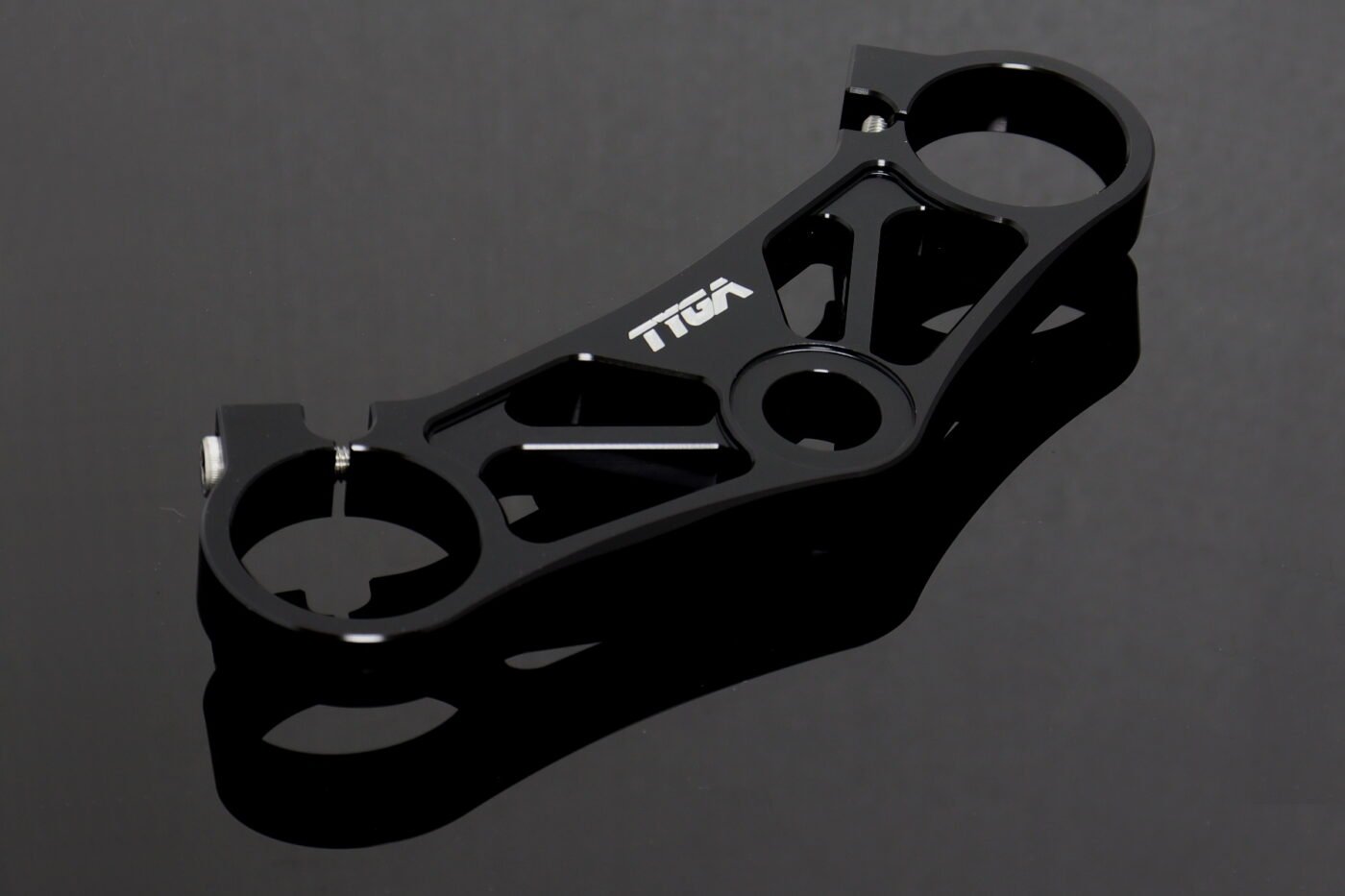 Top Triple Clamp, CNC Black, RGV250 VJ23