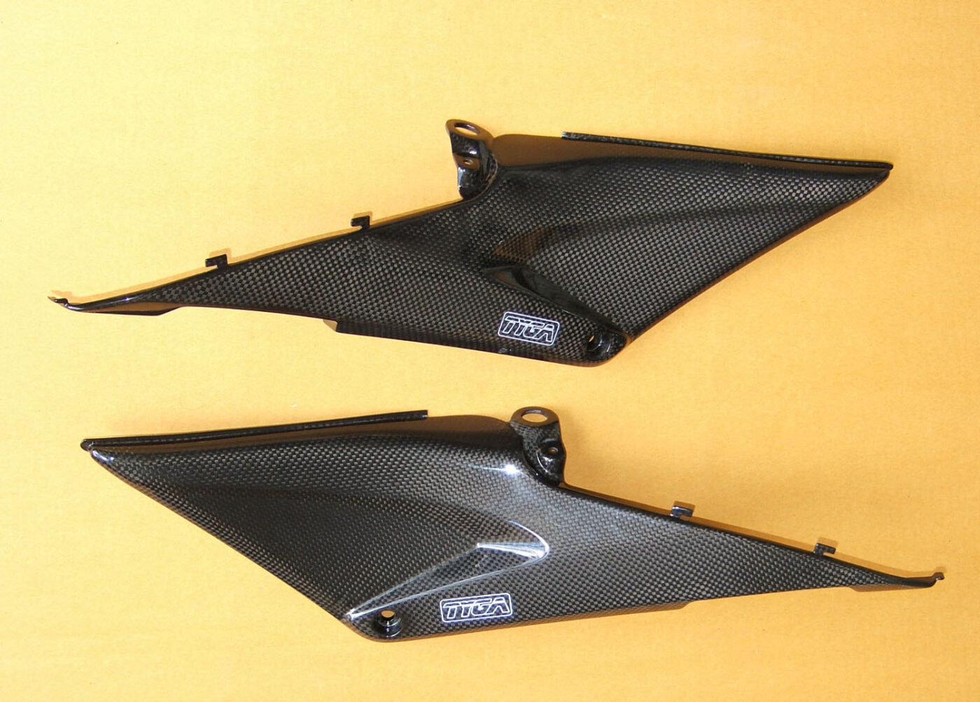 Tank In-Fill Panels Pair, Carbon, 2005-6 CBR600RR