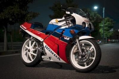Hisanori San's VFR400R NC30